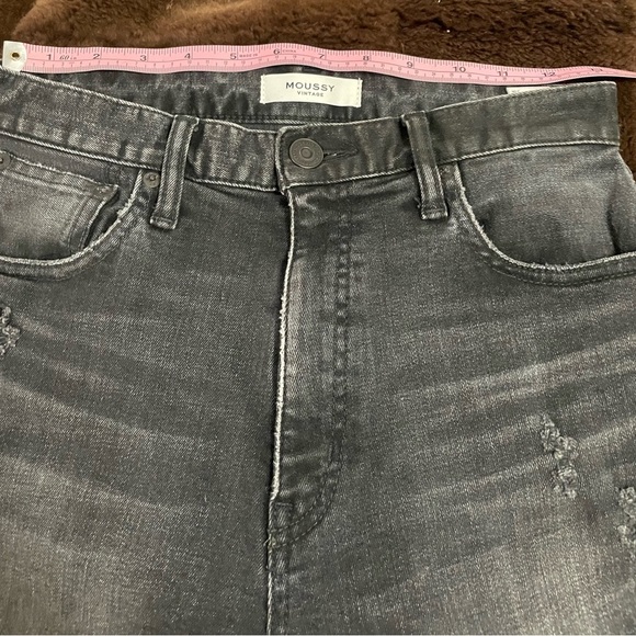 EUC Flare/Straight Moussy Vintage Jeans HOWA High
Rise Black Size 27 Cropped - Picture 10 of 16